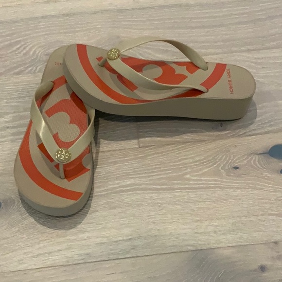 Tory Burch Vibrant Orange and Cream Flip Flops - Picture 1 of 4